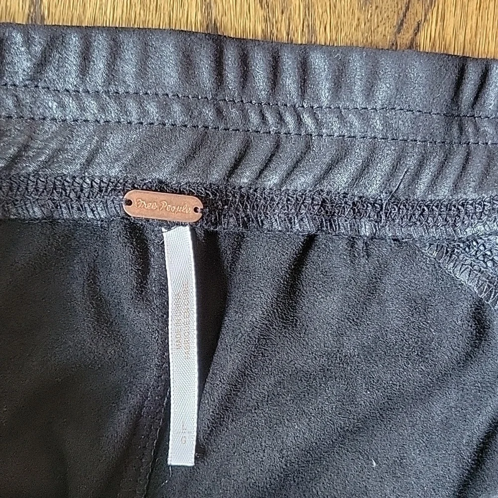 Free People Midnight Vegan Suede Skinny Black Faux Suede Pedal Pusher Pants Sz.L